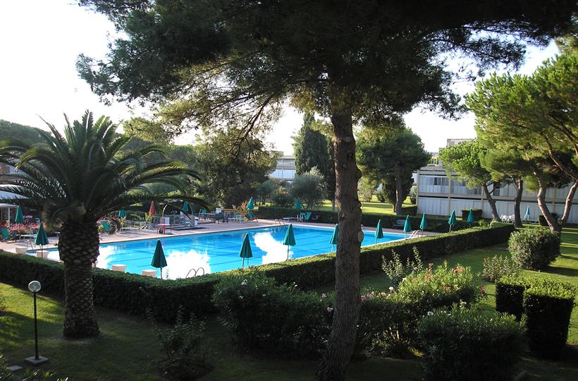 Affitto case appartamenti Marina di Bibbona in residence con piscina 
