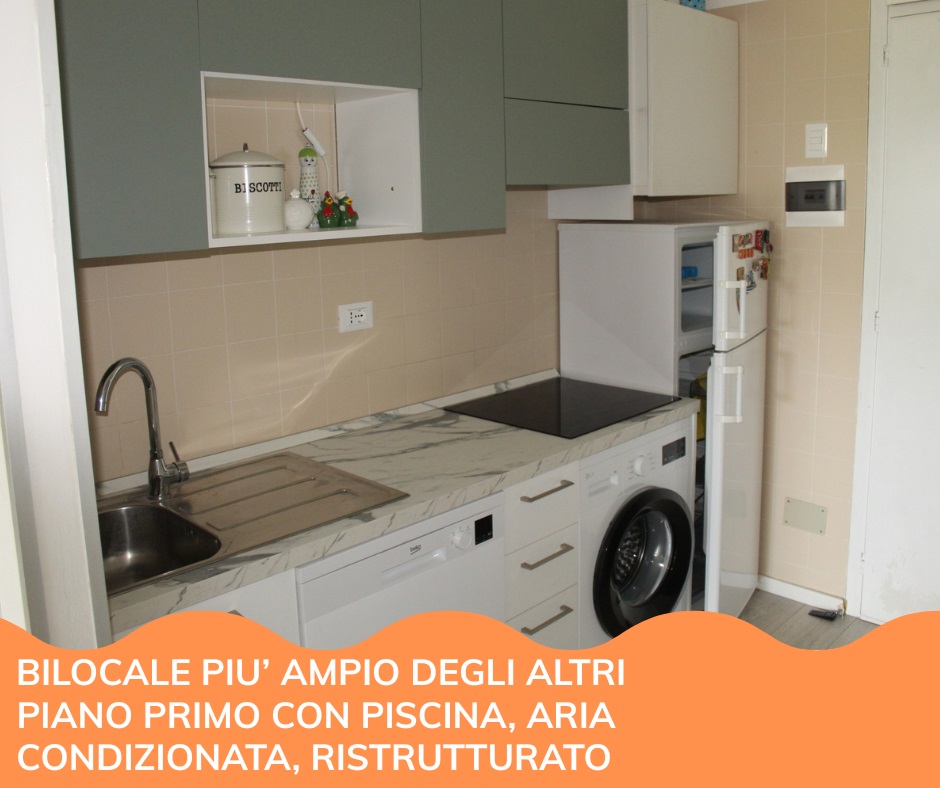 Bilocale più ampio rispetto ad altri del solito residence, piano primo con piscina ristrutturato