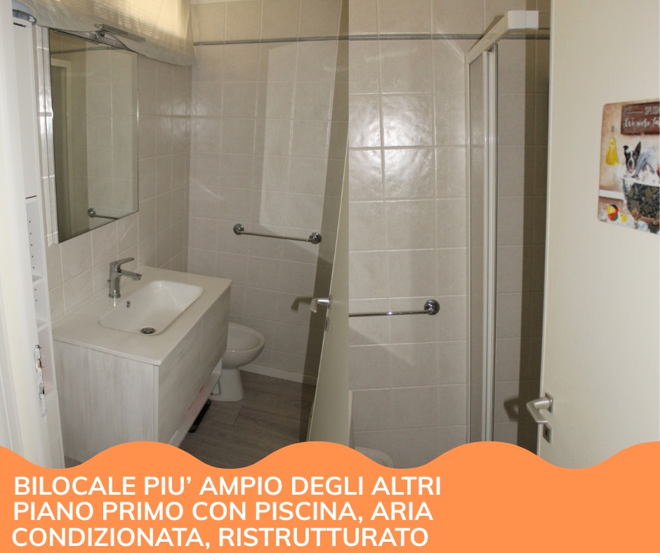 Bilocale più ampio rispetto ad altri del solito residence, piano primo con piscina ristrutturato