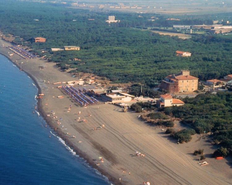 MARINA DI BIBBONA TOSCANA  AFFITTO APPARTAMENTI TRILOCALE IN RESIDENCE CON PISCINA, 6 posti letto