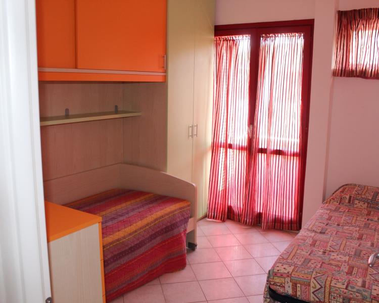 MARINA DI BIBBONA TOSCANA  AFFITTO APPARTAMENTI TRILOCALE IN RESIDENCE CON PISCINA, 6 posti letto