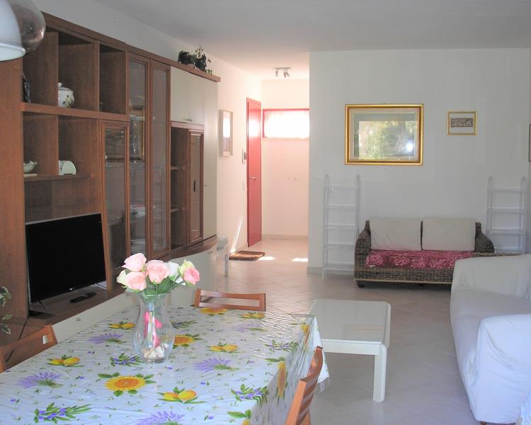 MARINA DI BIBBONA TOSCANA  AFFITTO APPARTAMENTI TRILOCALE IN RESIDENCE CON PISCINA, 6 posti letto